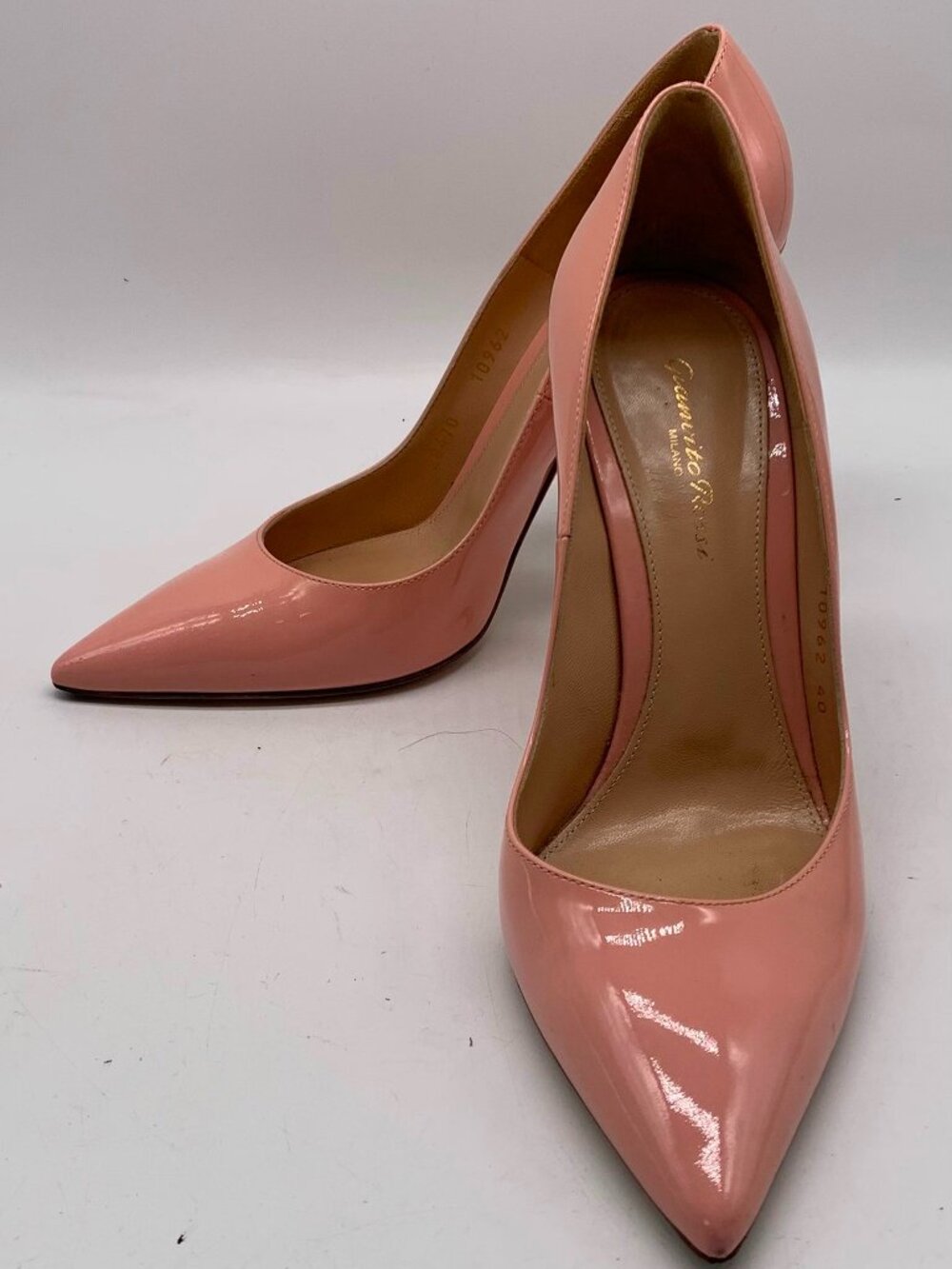 Gianvito Rossi Womens Pink Patent Leather Pointed Toe High Heel Pumps